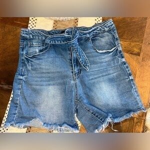 UGC Black Label by C'est Toi
Size L Paperbag Distressed Denim Stretch Shorts